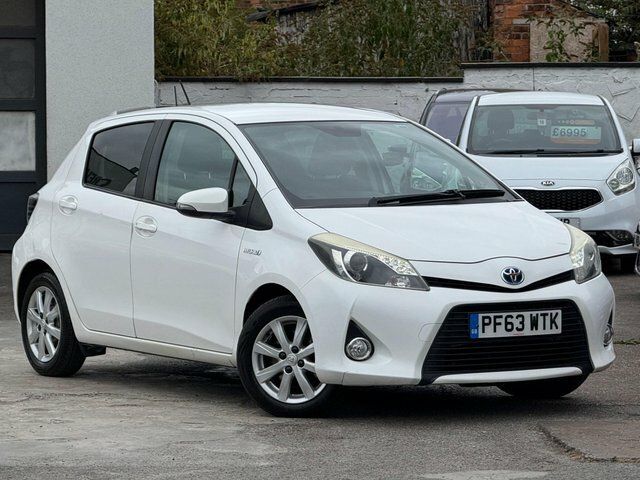 Toyota Yaris 2014 1.5 Vvt-h Icon Plus Cvt Euro 5 White #6