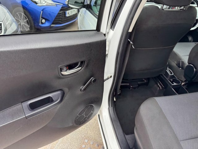 Toyota Yaris 1.33 Dual Vvt-i Icon Plus Euro 5 Red #32