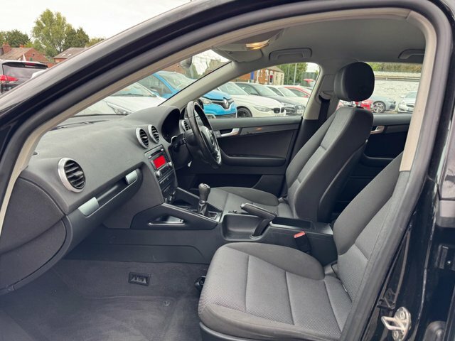 Audi A3 2011 1.6 Technik Sportback Euro 5 Black #2