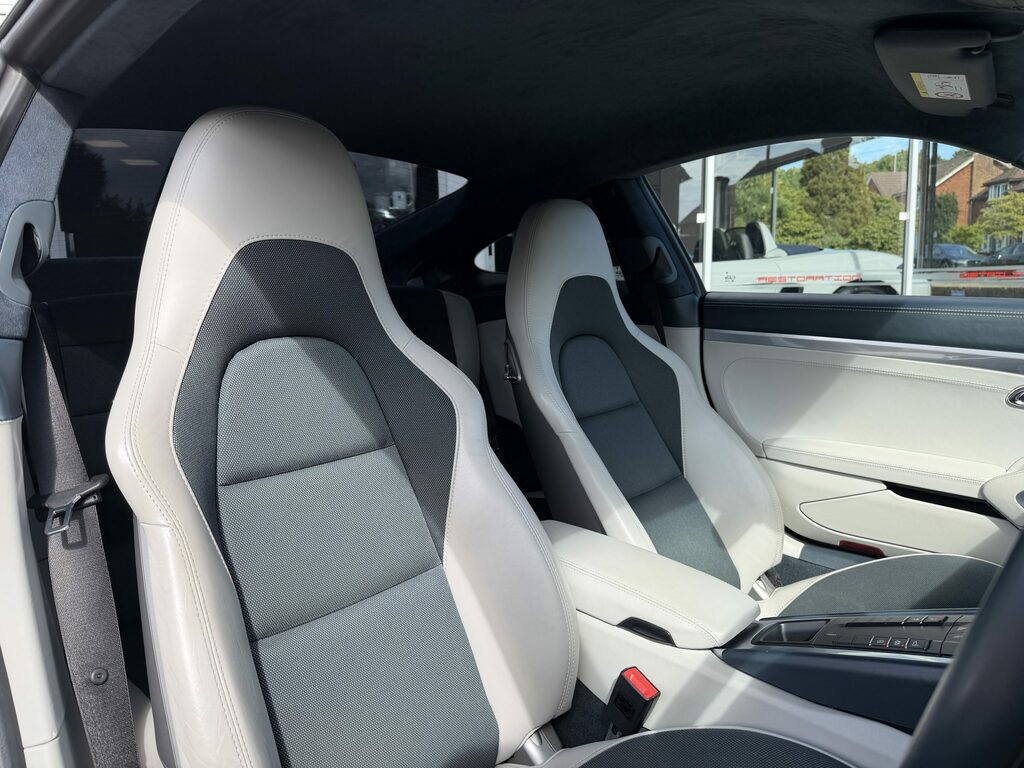 Porsche 911 991 Carrera 4 Gts Pdk Euro 6 Black #27