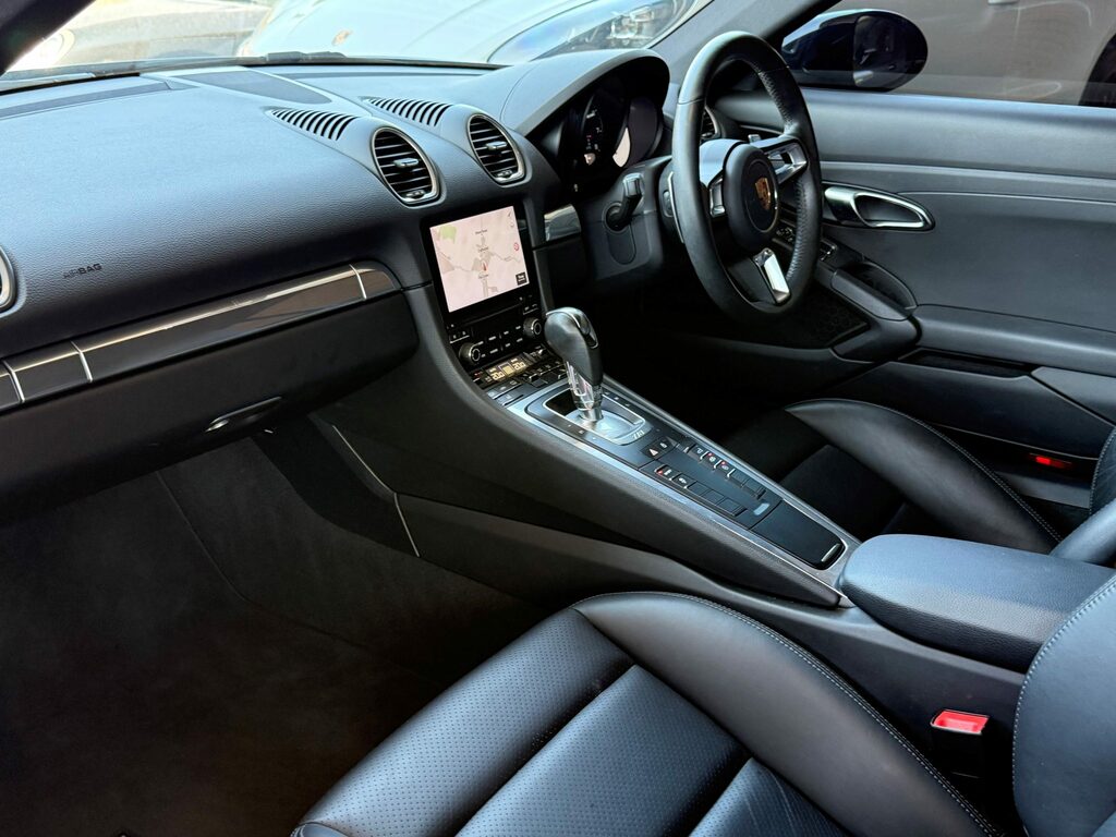 Porsche 718 Cayman #4