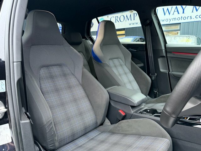 Volkswagen e-Golf 8 R-line 2.0 Tdi 150Ps 7-Speed Dsg Blue #54