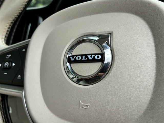 Volvo XC60 B5 Awd Mild Hybrid Momentum Heated Windscreen H Silver #26