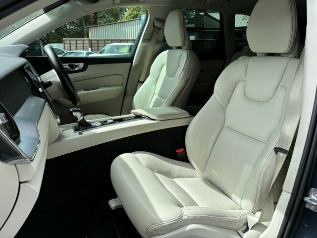 Volvo XC60 B5 Awd Mild Hybrid Momentum Heated Windscreen H Silver #39