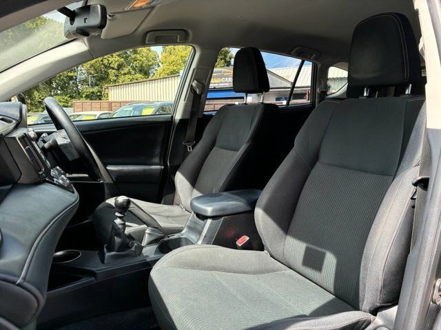 Toyota Rav 4 2.2 D-cat Icon 4Wd Euro 5 White #30