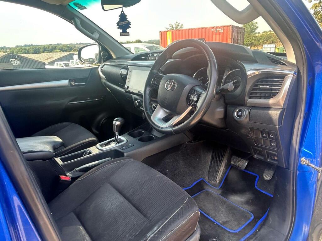 Toyota HILUX 2.8 D-4d Invincible X 4Wd Euro 6 Ss Grey #8