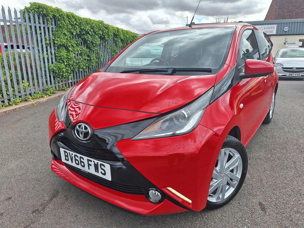Toyota Aygo Vvt-i X-pression X-shift White #24