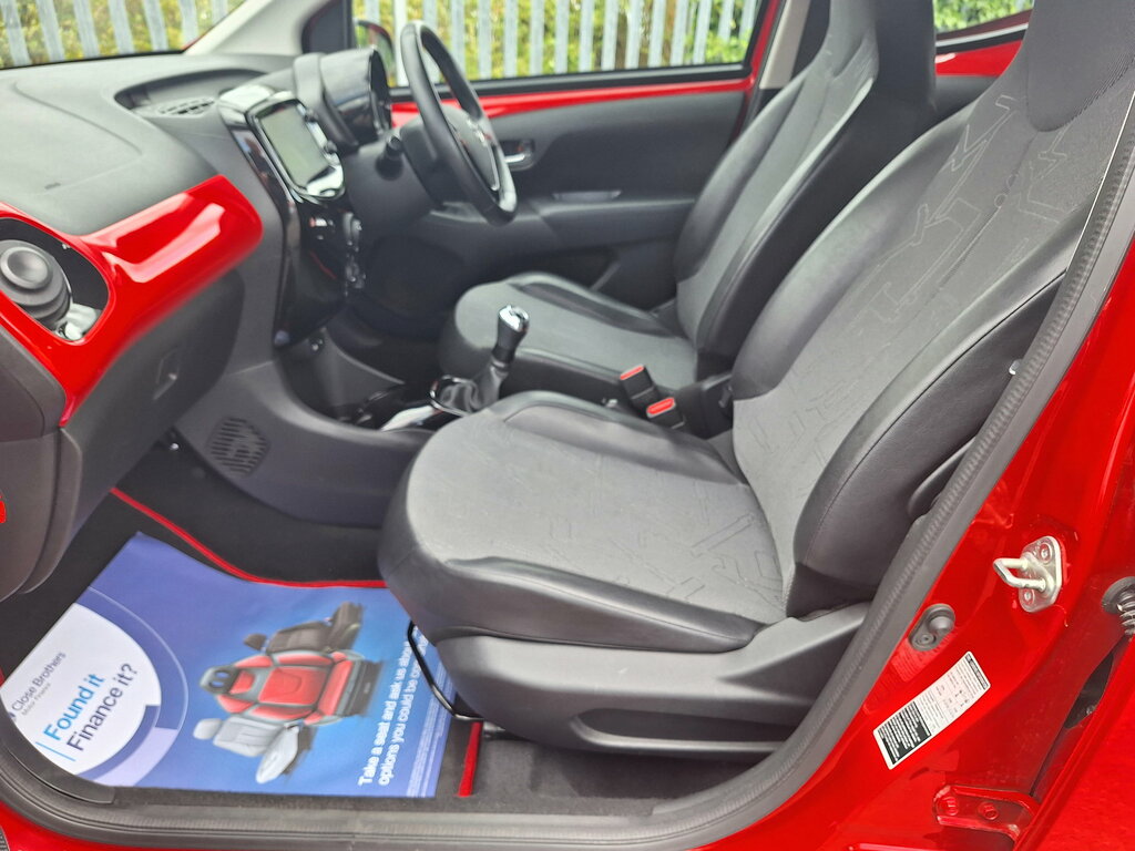 Toyota Aygo Vvt-i X-pression X-shift White #38