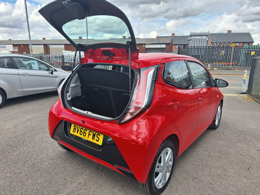 Toyota Aygo Vvt-i X-pression X-shift White #14