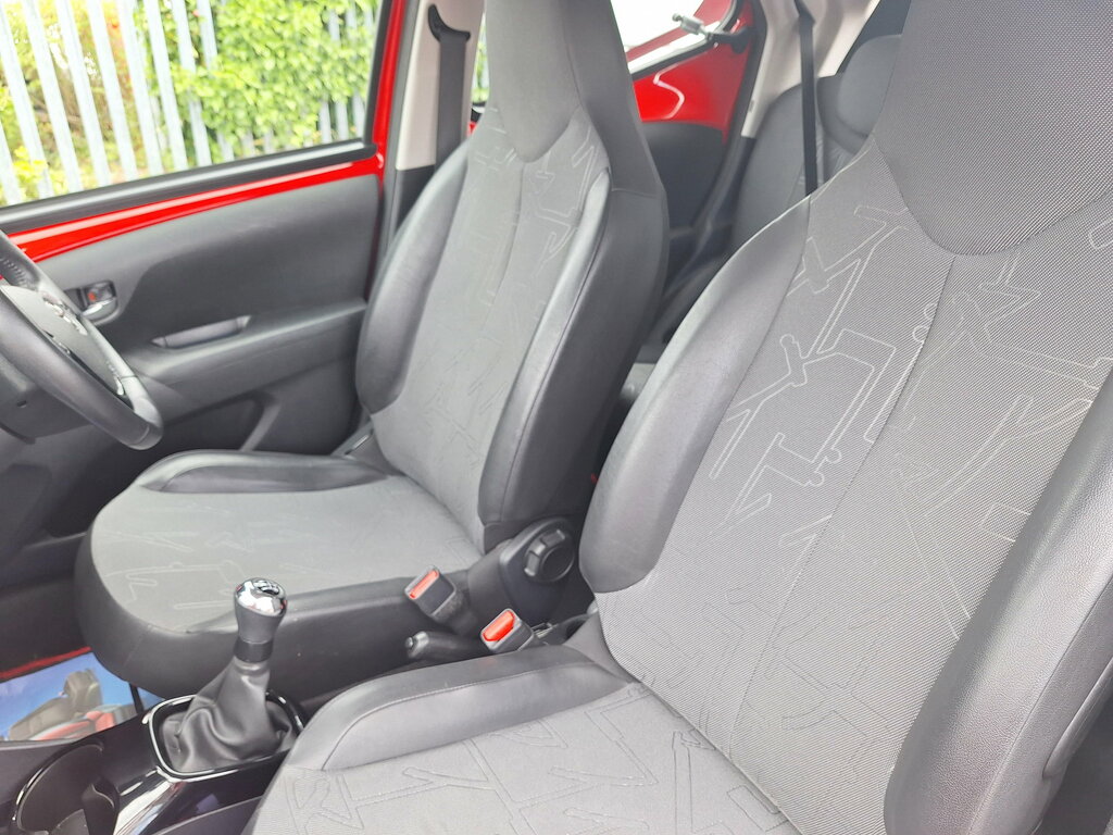 Toyota Aygo Vvt-i X-pression X-shift White #26