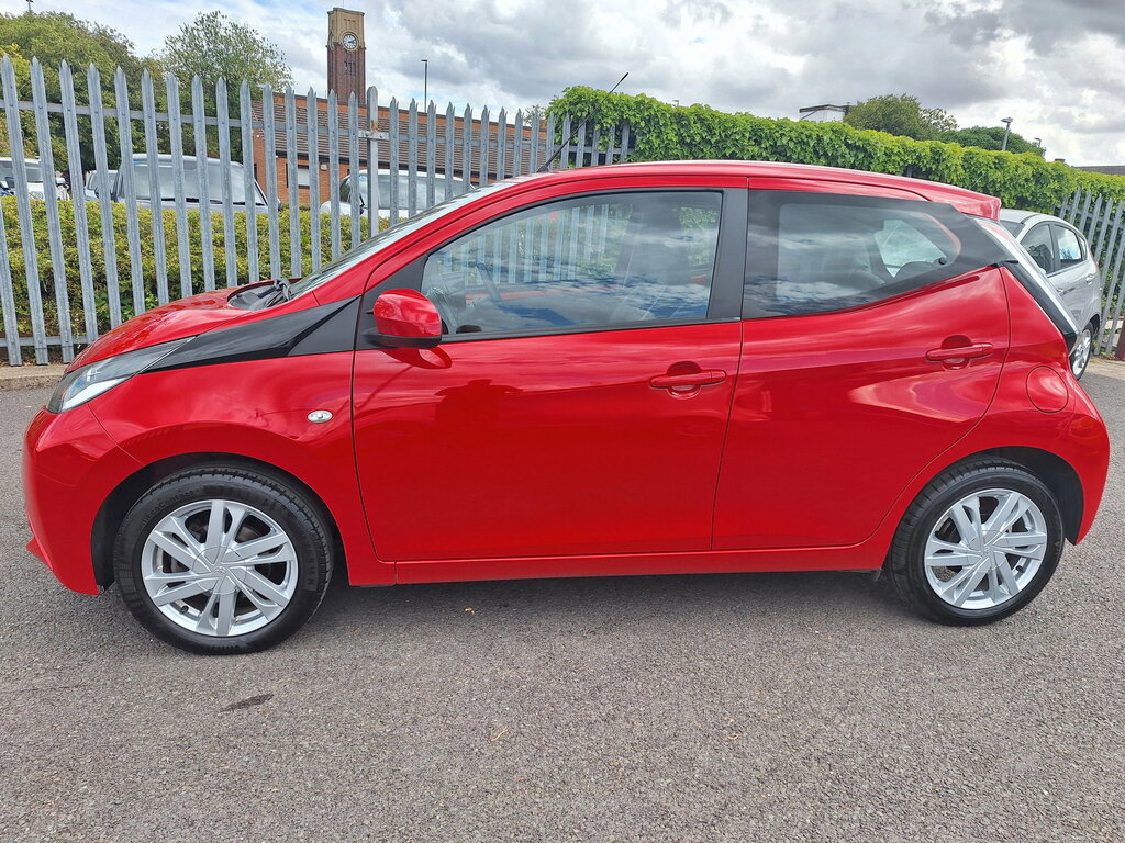 Toyota Aygo Vvt-i X-pression X-shift White #28