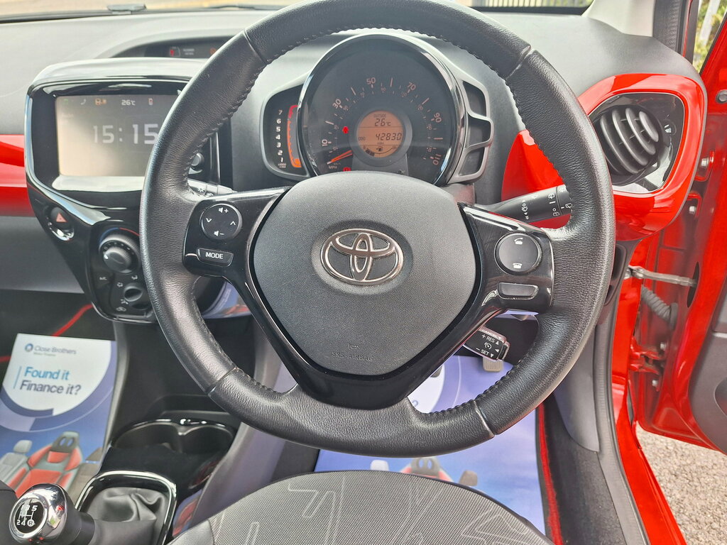 Toyota Aygo Vvt-i X-pression X-shift White #10