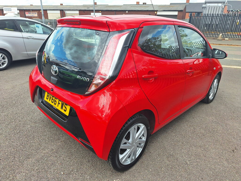 Toyota Aygo Vvt-i X-pression X-shift White #35