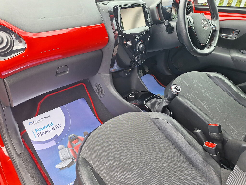 Toyota Aygo Vvt-i X-pression X-shift White #25