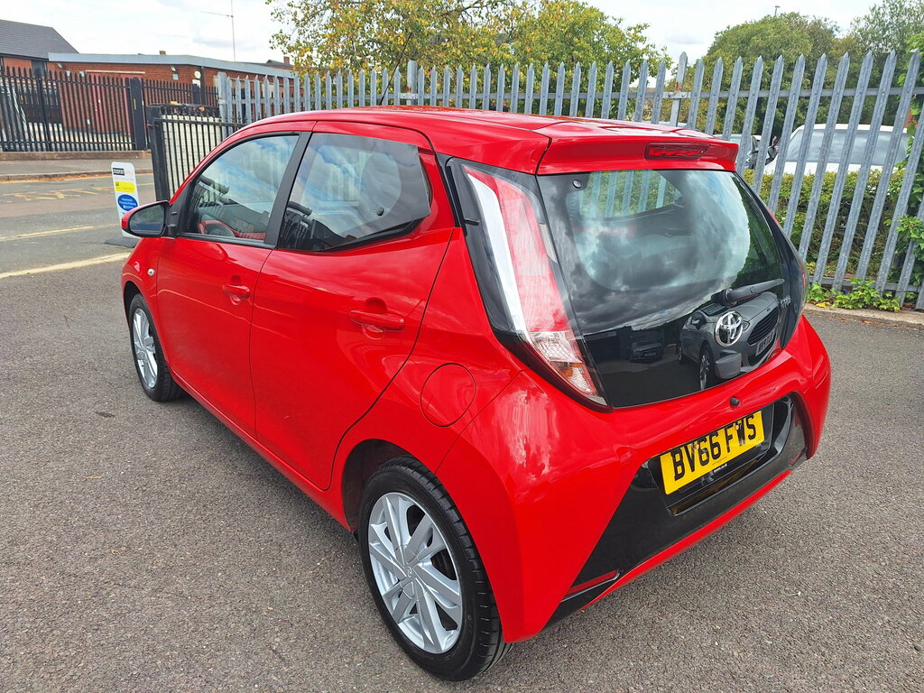Toyota Aygo Vvt-i X-pression X-shift White #22