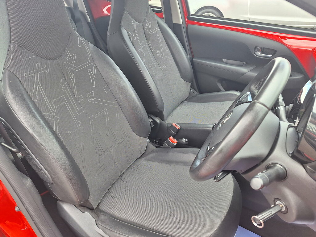 Toyota Aygo Vvt-i X-pression X-shift White #9