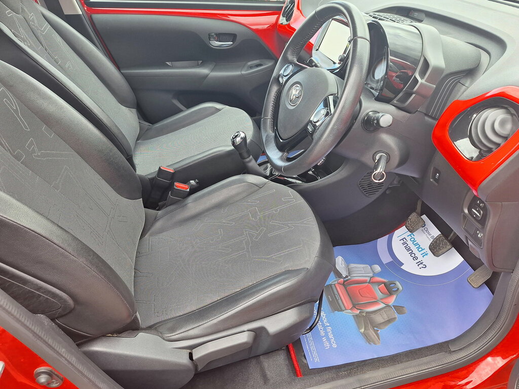 Toyota Aygo Vvt-i X-pression X-shift White #33