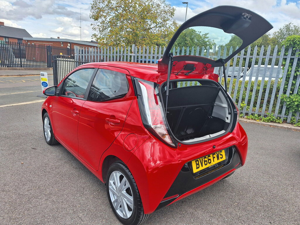 Toyota Aygo Vvt-i X-pression X-shift White #19