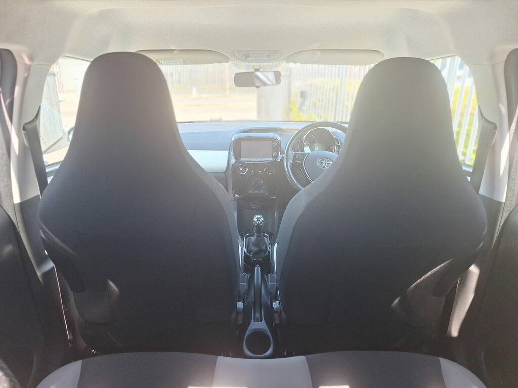 Toyota Aygo 1.0 Vvt-i X-press 69 Bhp Grey #17