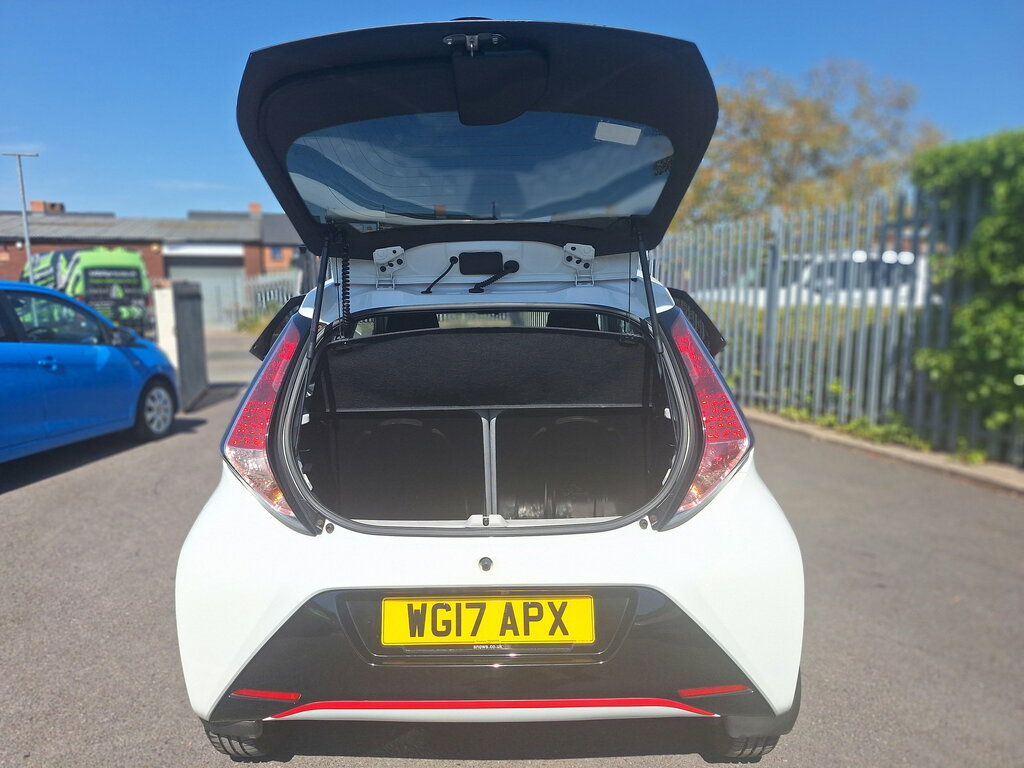 Toyota Aygo 1.0 Vvt-i X-press Hatchback Euro White #5