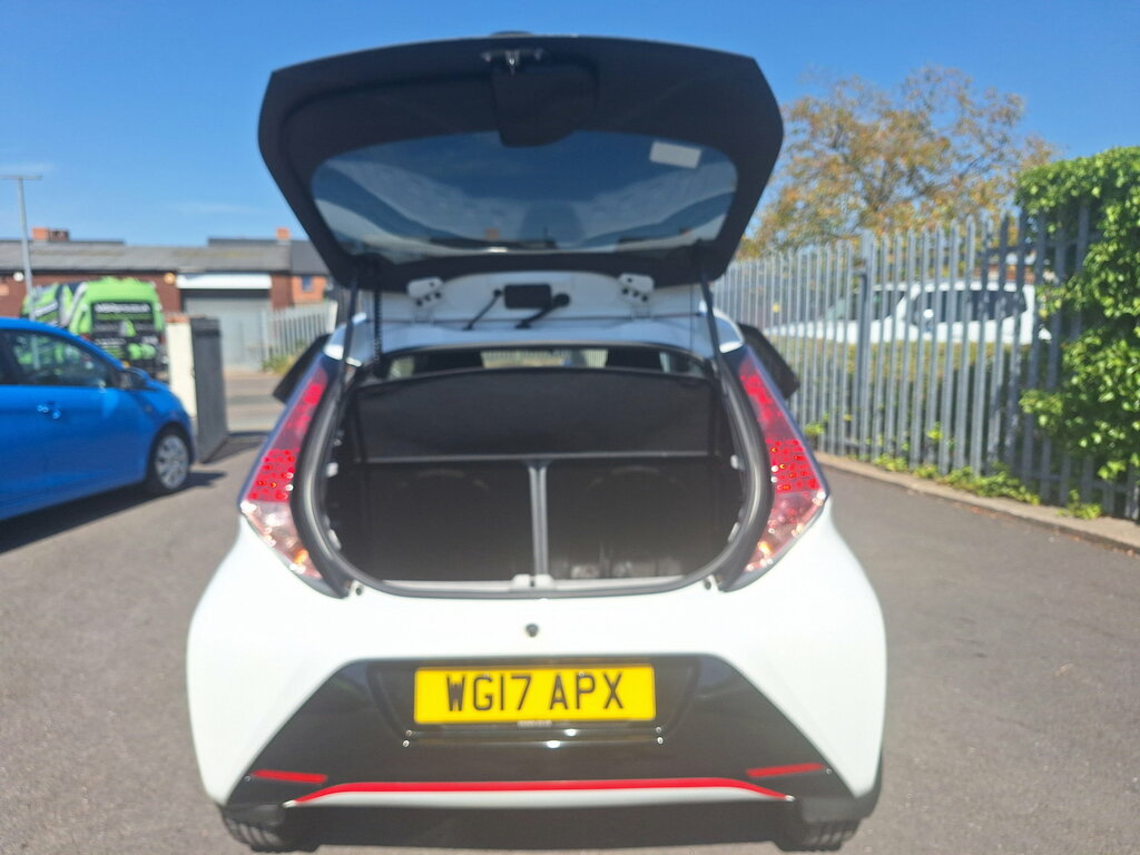 Toyota Aygo 1.0 Vvt-i X-press 69 Bhp Grey #15