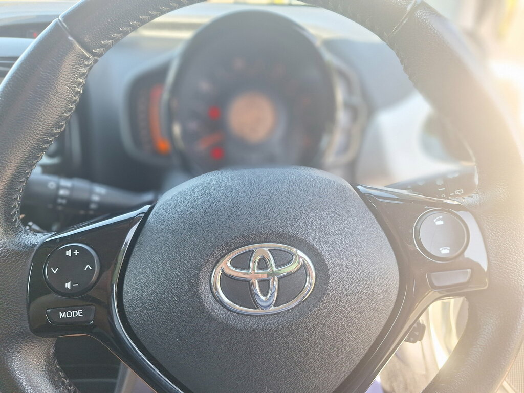 Toyota Aygo 1.0 Vvt-i X-press 69 Bhp Grey #10