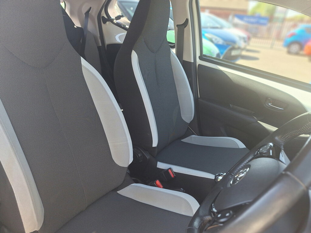 Toyota Aygo 1.0 Vvt-i X-press 69 Bhp Grey #9
