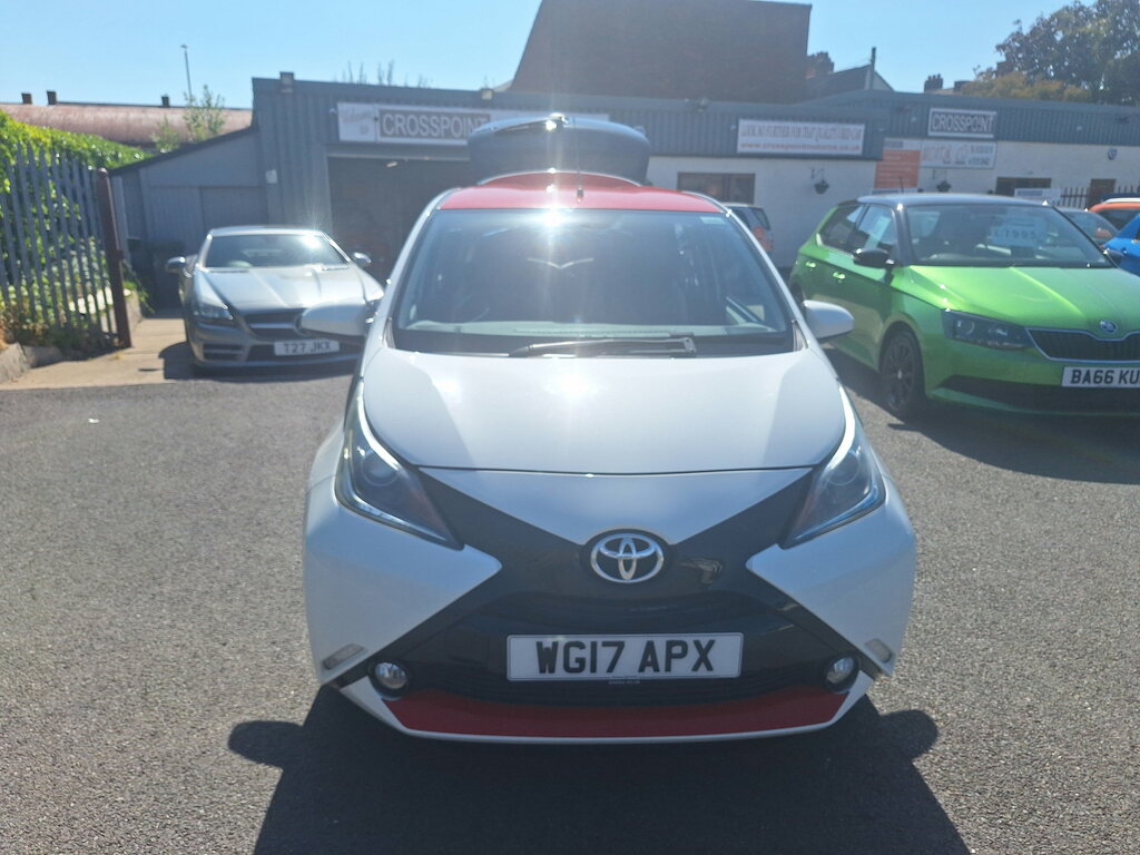 Toyota Aygo 1.0 Vvt-i X-press Hatchback Euro White #2