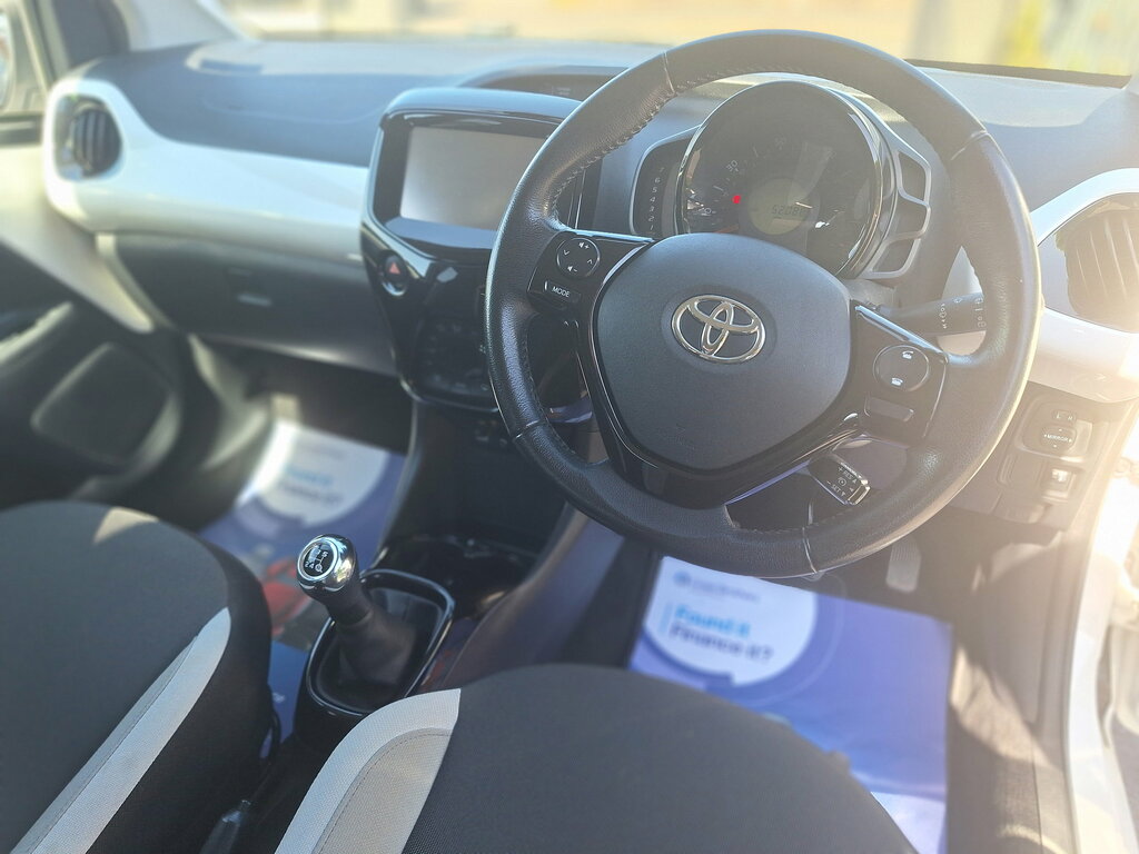 Toyota Aygo 1.0 Vvt-i X-press 69 Bhp Grey #37