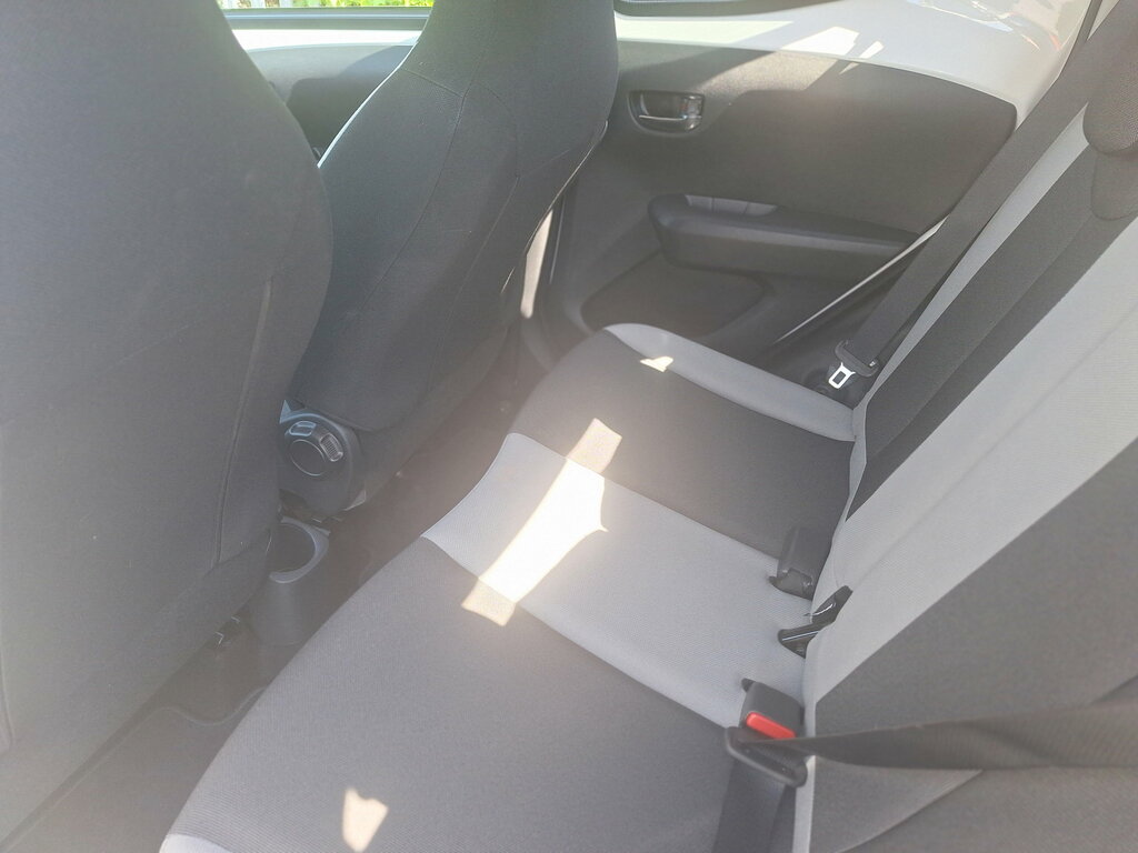 Toyota Aygo 1.0 Vvt-i X-press 69 Bhp Grey #49