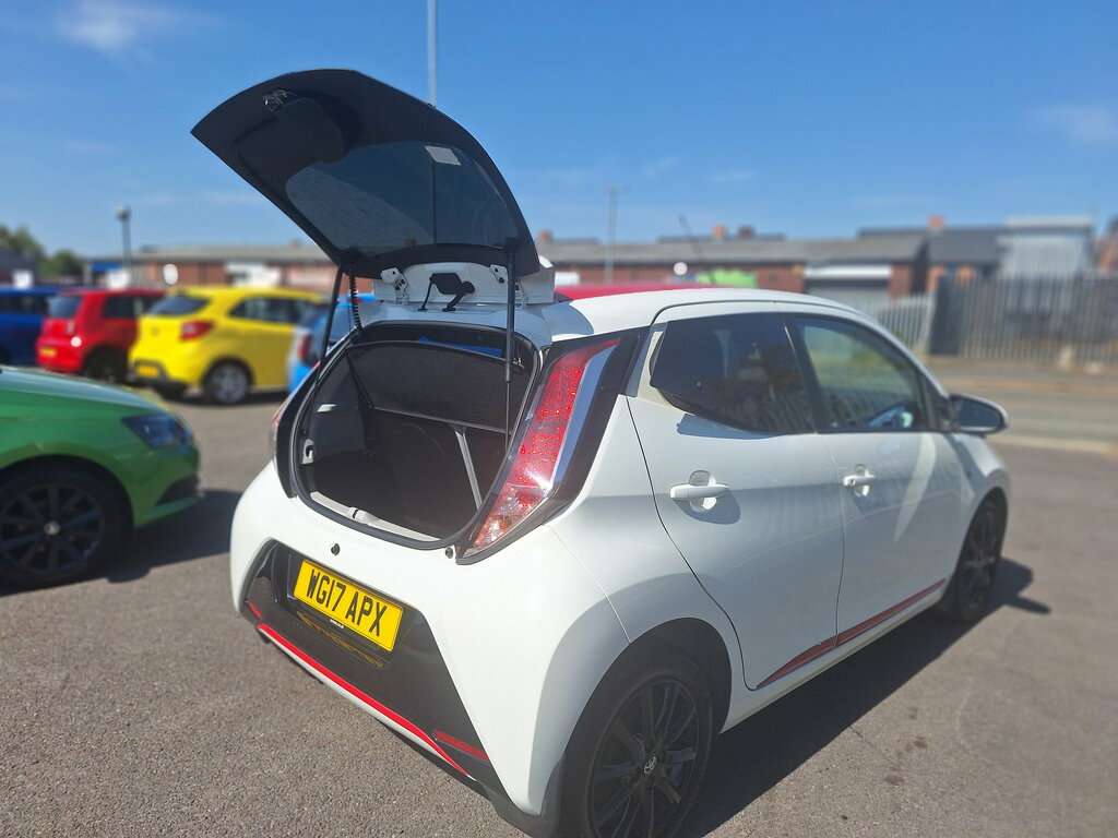 Toyota Aygo 1.0 Vvt-i X-press 69 Bhp Grey #35