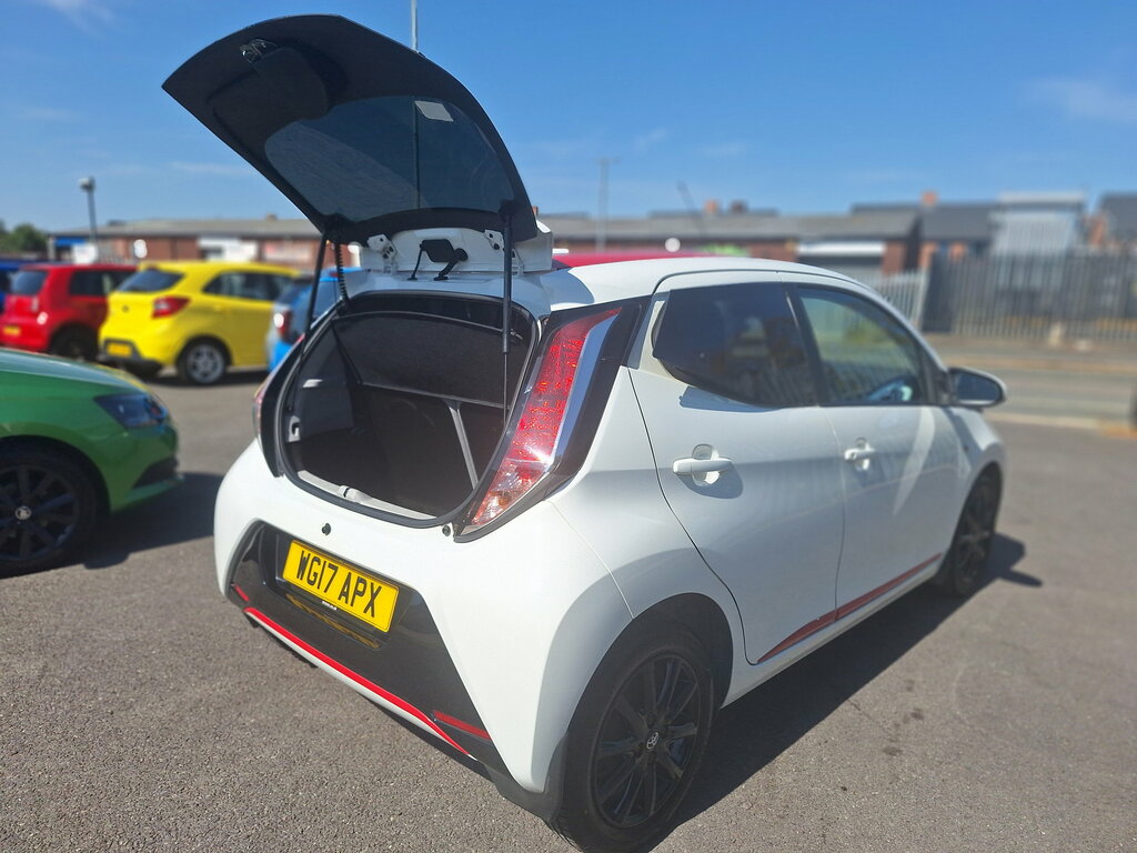 Toyota Aygo 1.0 Vvt-i X-press 69 Bhp Grey #14