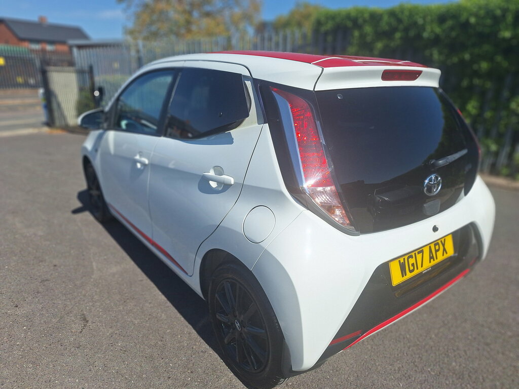 Toyota Aygo 1.0 Vvt-i X-press 69 Bhp Grey #55