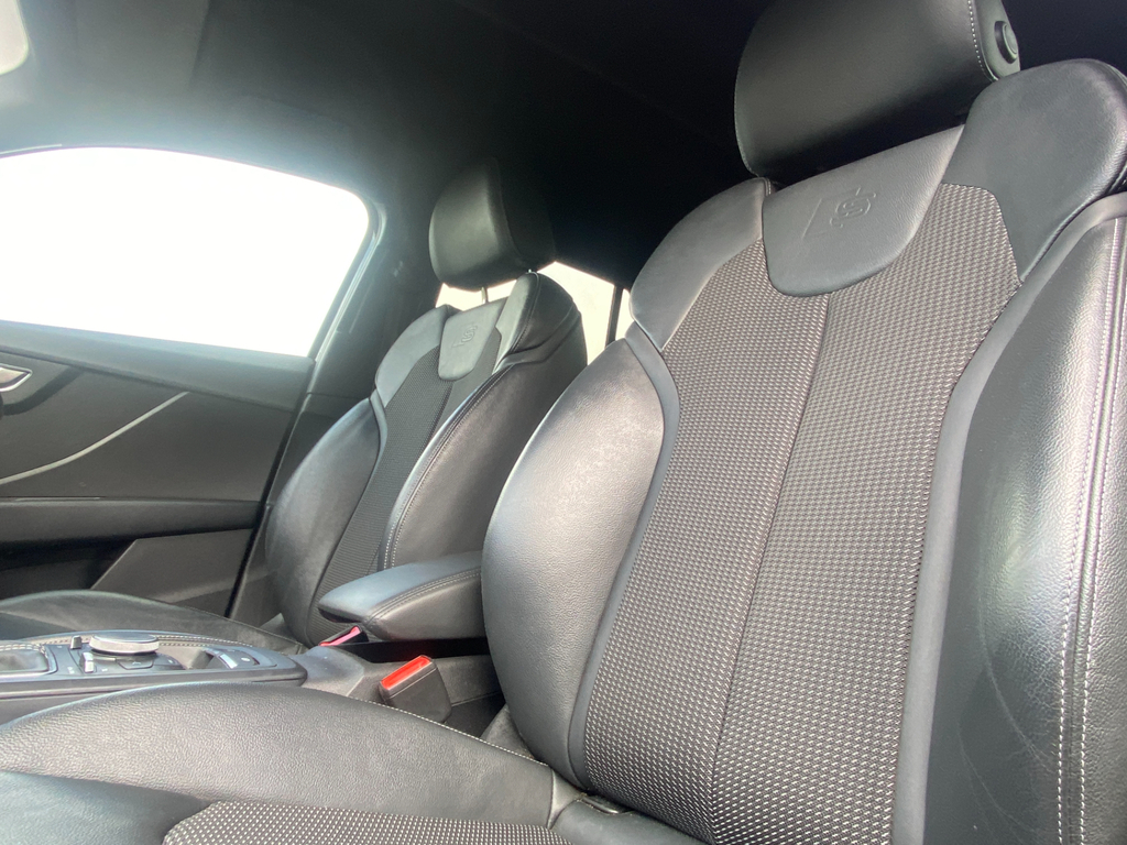 Audi Q2 Estate Black #5