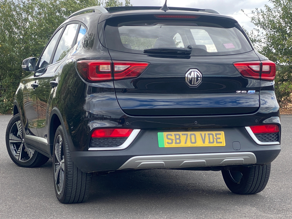 MG ZS Hatchback Black #3