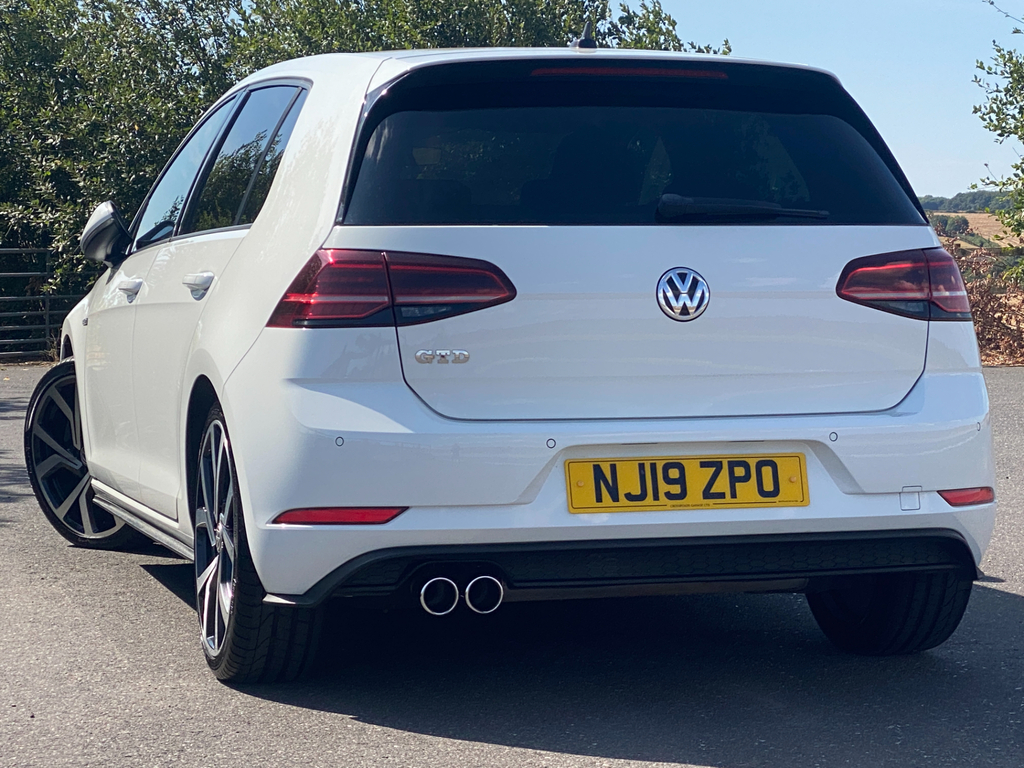 Volkswagen Golf Hatchback White #3