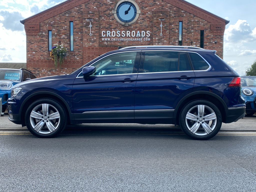 Volkswagen Tiguan Estate Blue #2