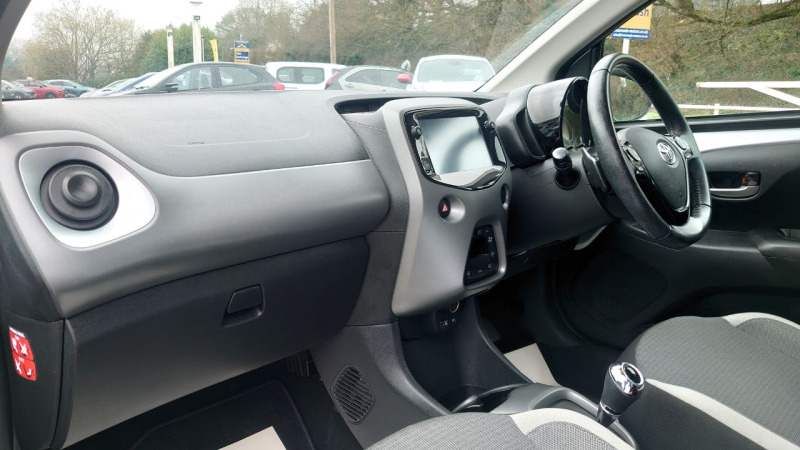 Toyota Aygo 1.0 Vvt-i X-trend Tss X-shift Silver #6