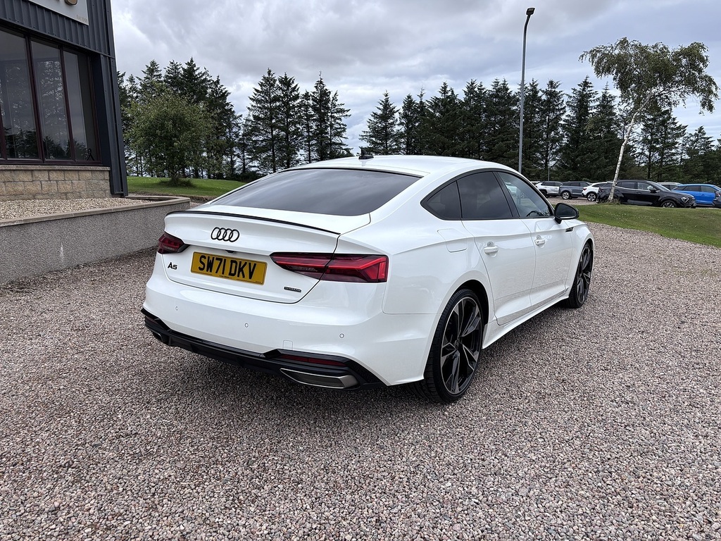 Audi A5 Hatchback SW71DKV White #4