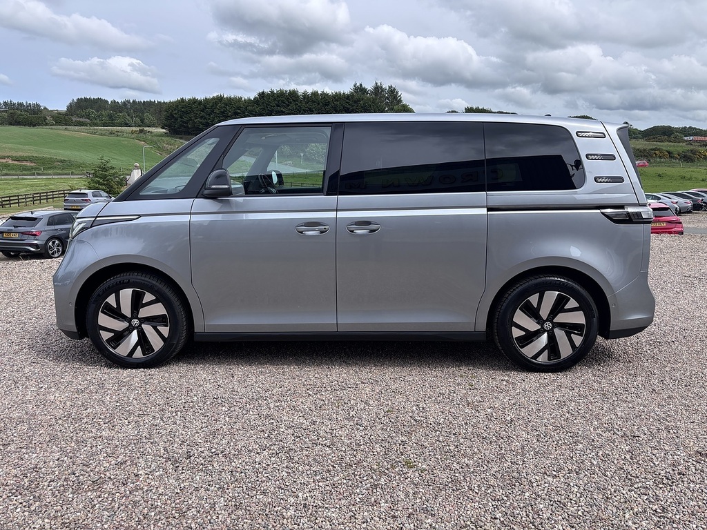 Volkswagen ID.Buzz 210Kw Style Pro 86Kwh Lwb 7 Seat Blue #9