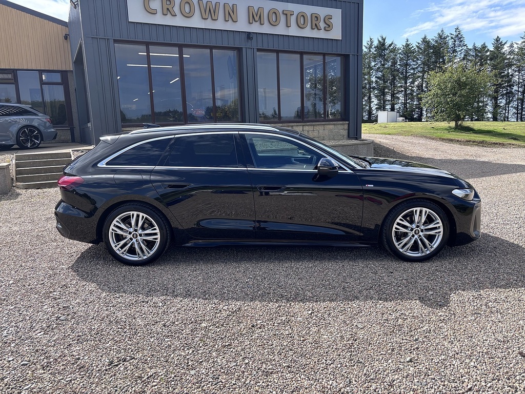 Audi A5 Estate Black #3