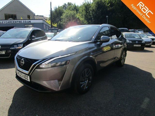 Nissan Qashqai 1.3 Dig-t Mhev Acenta Premium Suv Hybri Grey #3