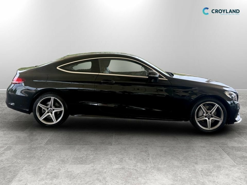 Mercedes-Benz C Class 2L Amg Line Black #2