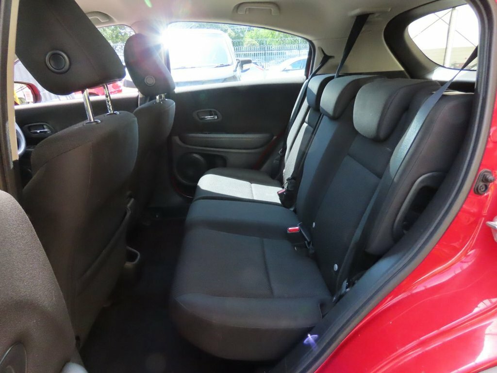Honda Hr-V 1.5L S Red #4