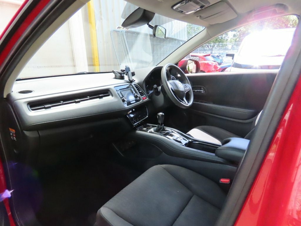 Honda Hr-V 1.5L S Red #3