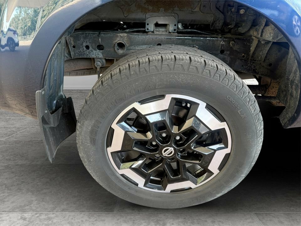 Nissan Navara 2L Tekna Blue #4
