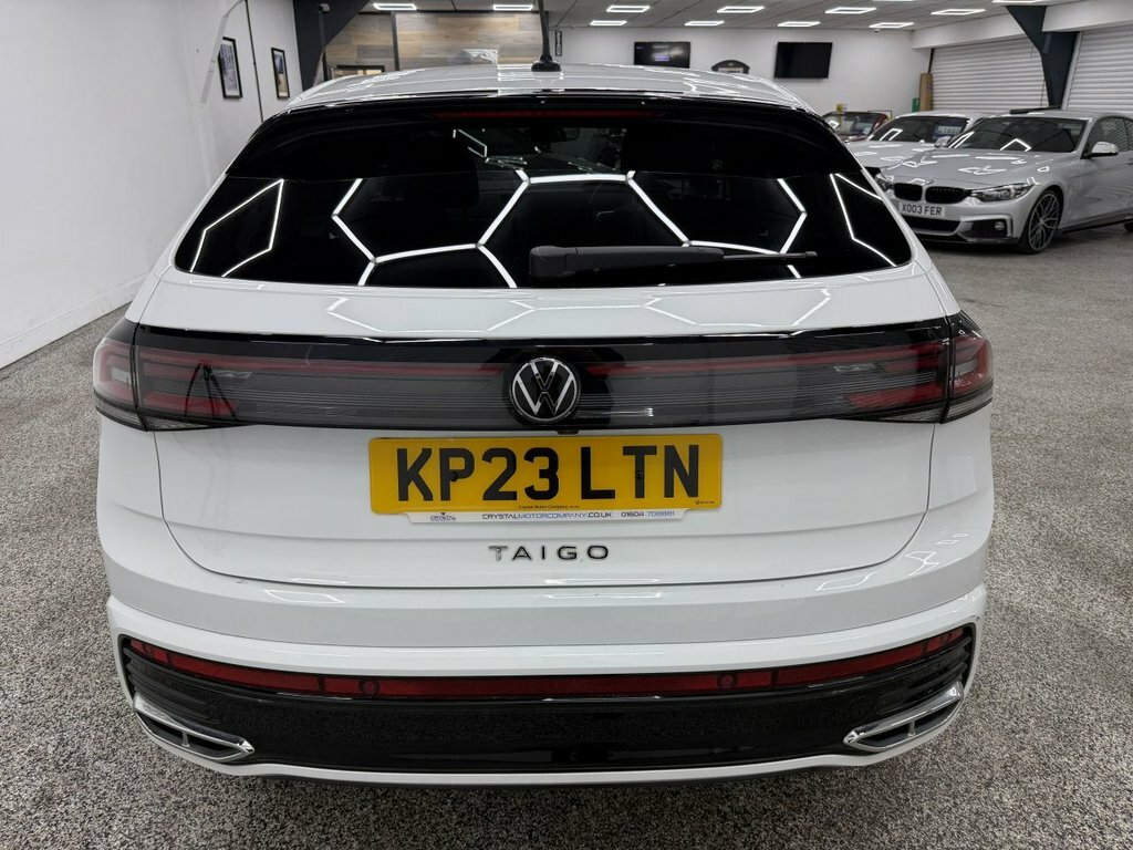 Volkswagen Taigo Suv White #4