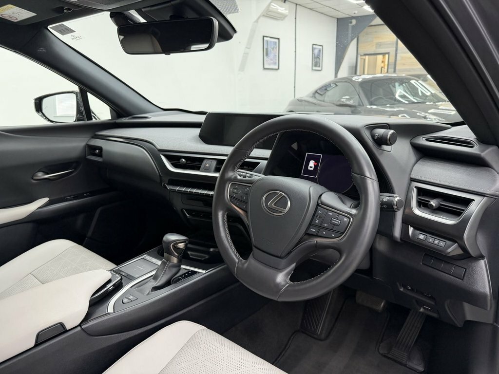 Lexus UX 250H F-sport Takumi Pack Black #15