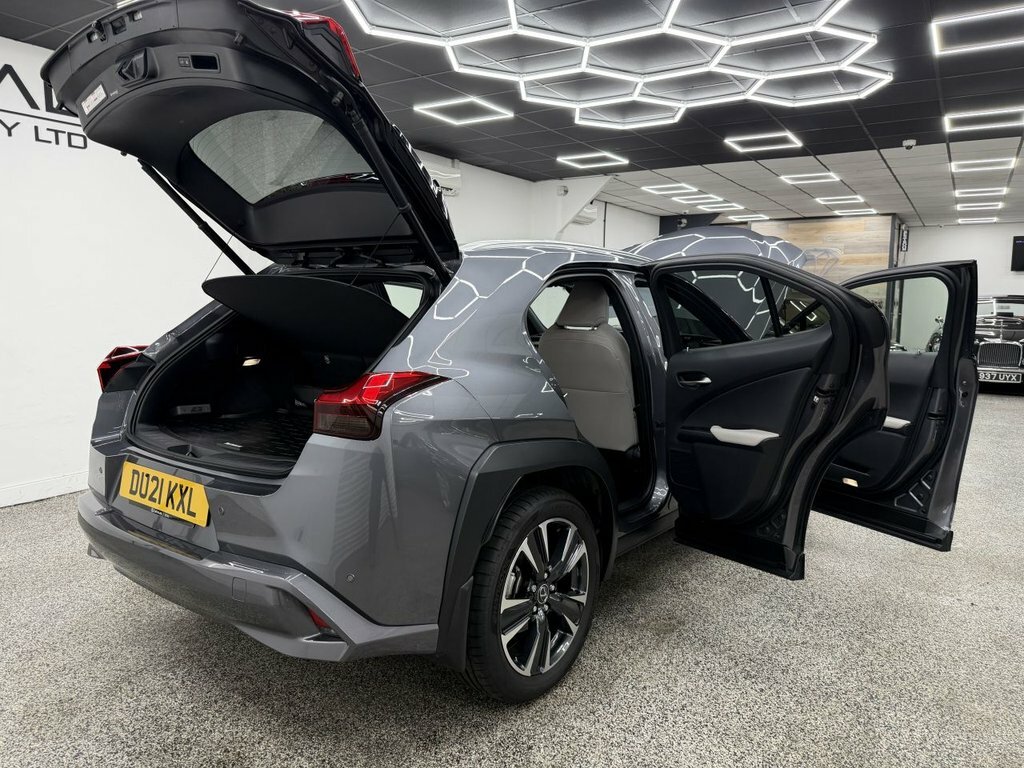 Lexus UX 250H F-sport Takumi Pack Black #10