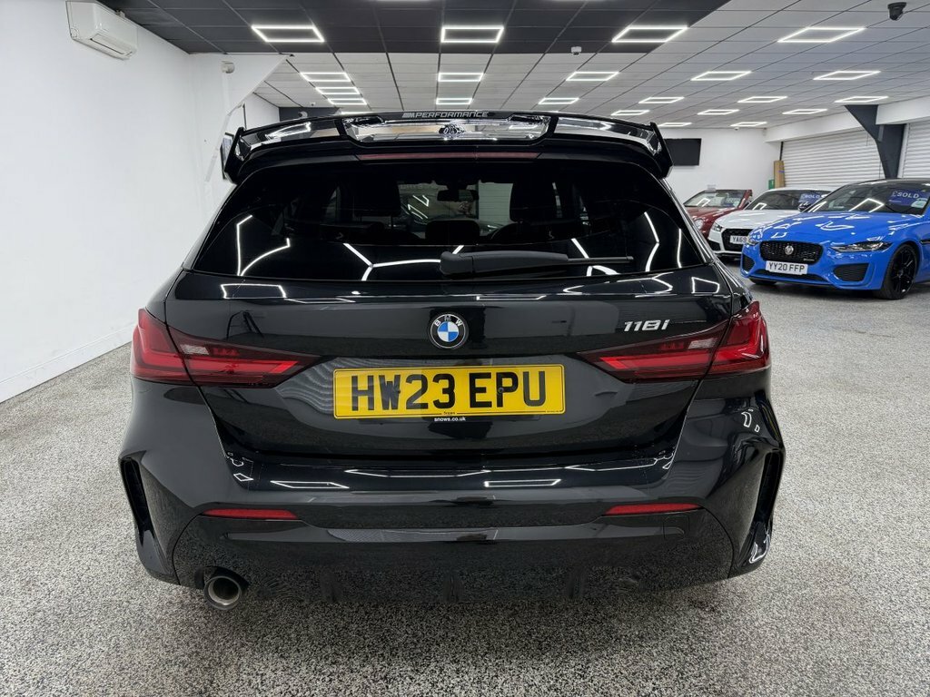 BMW 1 Series 1.5L M Sport Black #4